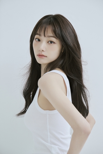 동아오츠카, 오로나민C 새 모델에 배우 강미나 발탁