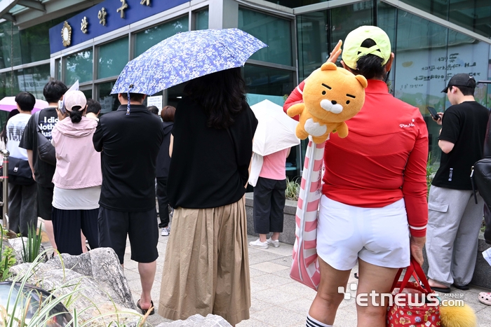 [포토] 골프 가기 전, 투표는 필수
