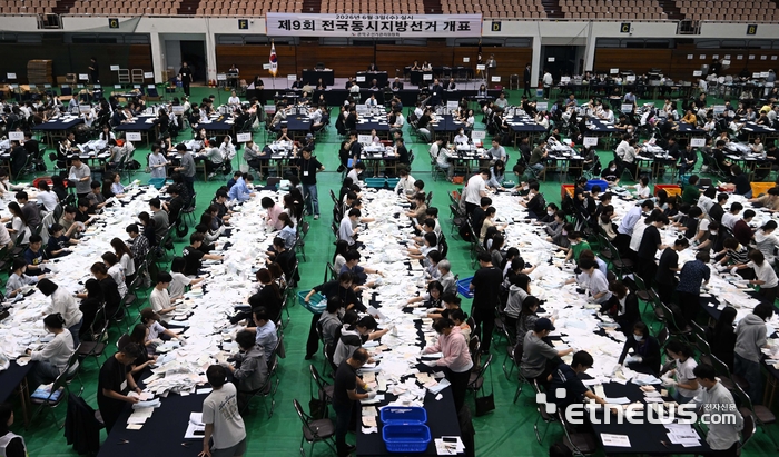 [포토] 제9회 전국동시지방선거 개표작업
