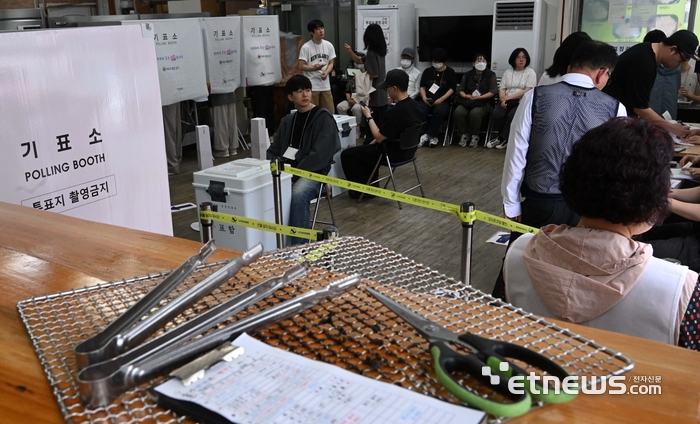 [포토] 음식점에 마련된 투표소