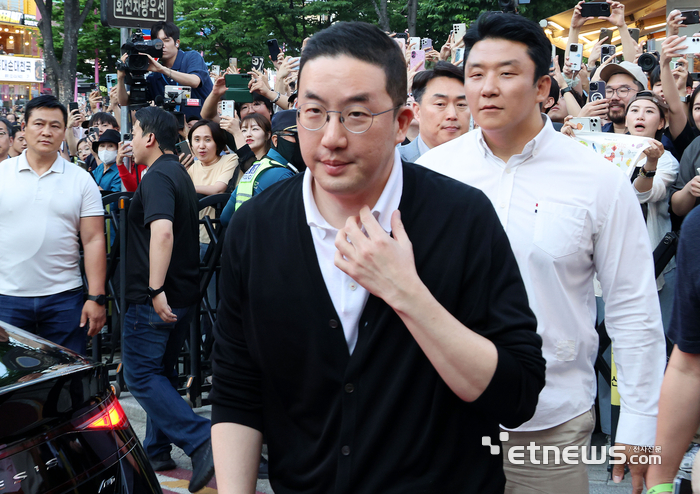 [포토] 삼겹살 회동 도착한 구광모 LG 회장