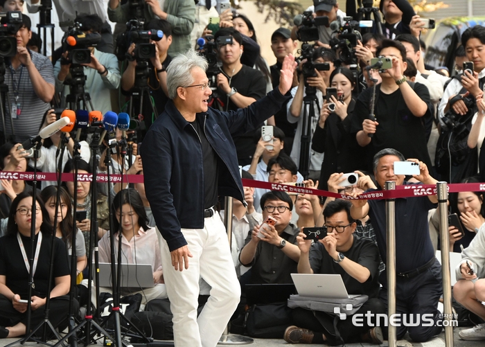 [포토] 한국 찾은 젠슨 황 엔비디아 CEO