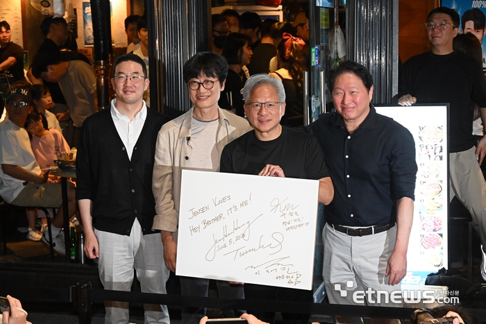 [포토] 기념촬영하는 삼쏘멤버