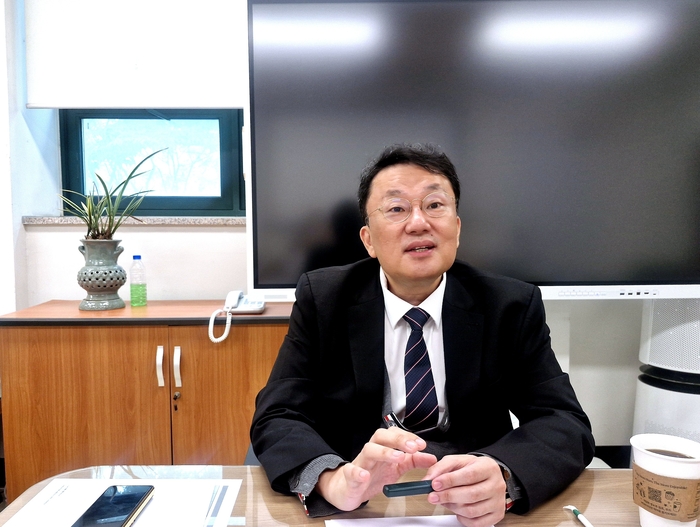 김동순 세종대 산학협력단장이 산학협력 전략과 방향에 대해 설명하고 있다.(사진=권미현 기자)