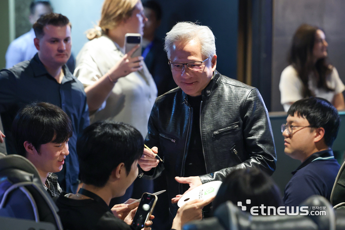 젠슨 황, 현대차·엔씨·크래프톤·두산·SK 등 연쇄 회동…韓 협력 광폭 행보