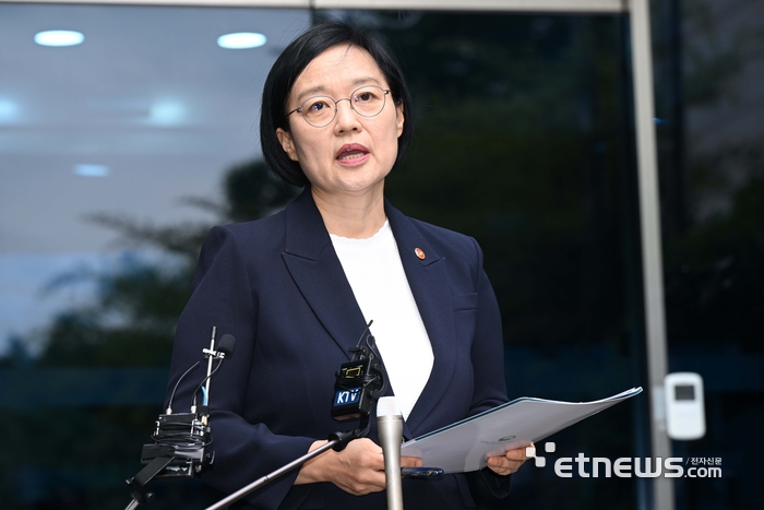 [포토] 소감 밝히는 한성숙 국무총리 후보자,  AI대전환 적임자