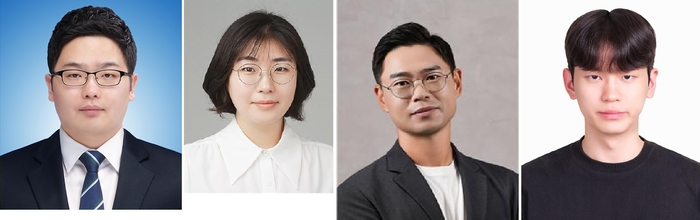 (왼쪽부터) 이지훈 경북대 교수, 이현정 UNIST 교수, 정형모 성균관대 교수, 경북대 신소개공학과 최윤수 석사과정생