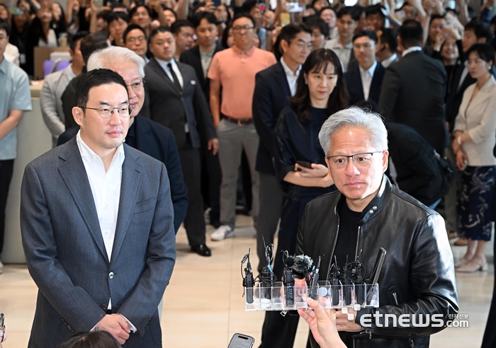 [포토] LG 만난 젠슨 황 엔비디아 CEO