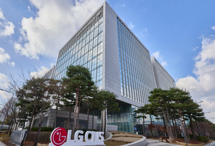 LG CNS, 앤트로픽과 기업용 AI '클로드' 도입 계약 체결