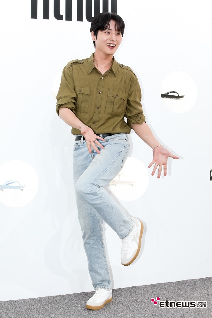 [ET포토] 데이식스 영케이, '하이~텐션'
