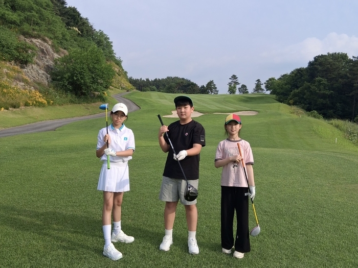 롯데스카이힐CC부여, 백강초와 교육 기부 협약
