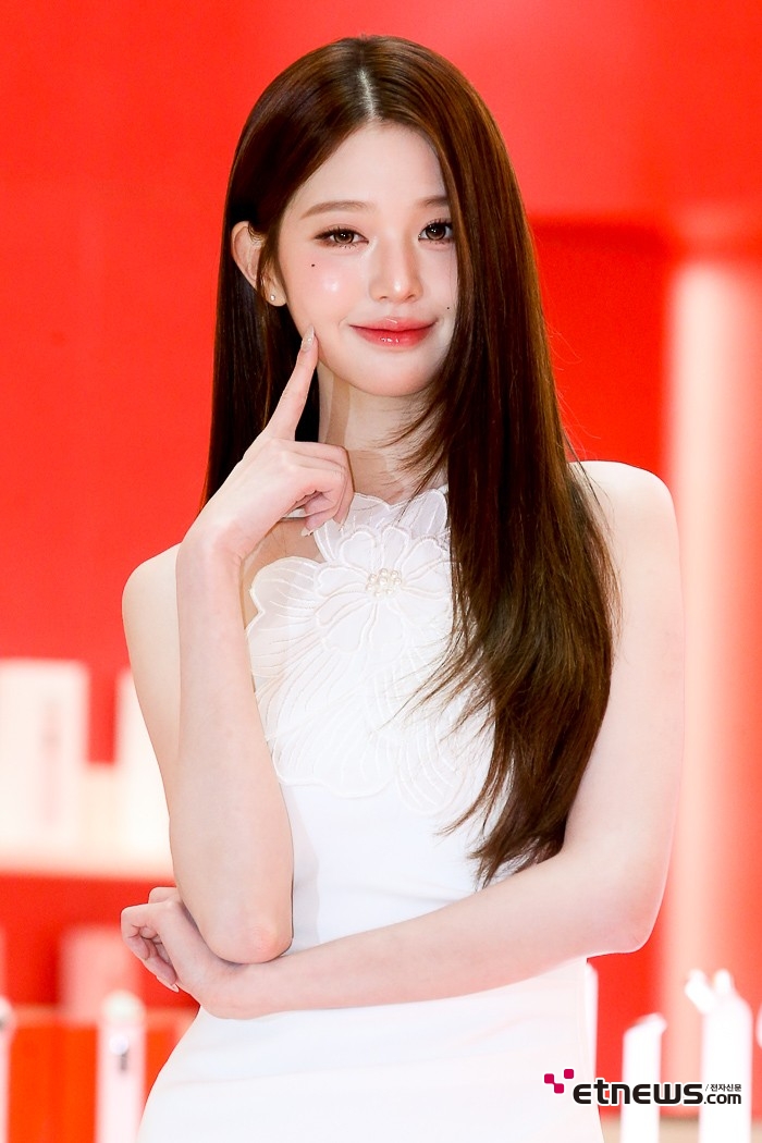 [ET포토] 아이브 장원영, '상큼한 터치'
