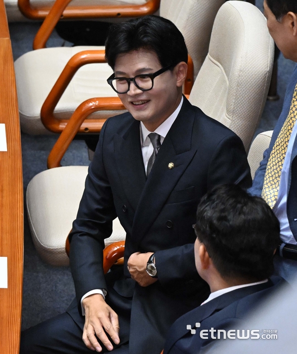 한동훈 무소속 의원 11일 국회에서 열린 제436회 국회(임시회) 2차 본회의에 참석하고 있다. 김민수기자 mskmi@etnews.com