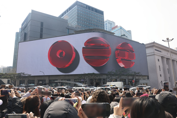 신세계百 본점, 외국인 매출 급증…명동·광화문 상권 회복 이끌어