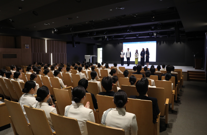 유한대학교는 항공서비스학과가 지난 8일 파라타항공과 함께 재학생들의 진로 및 취업 역량 강화를 위한 '파라타항공 채용설명회'를 개최했다.(사진=유한대)