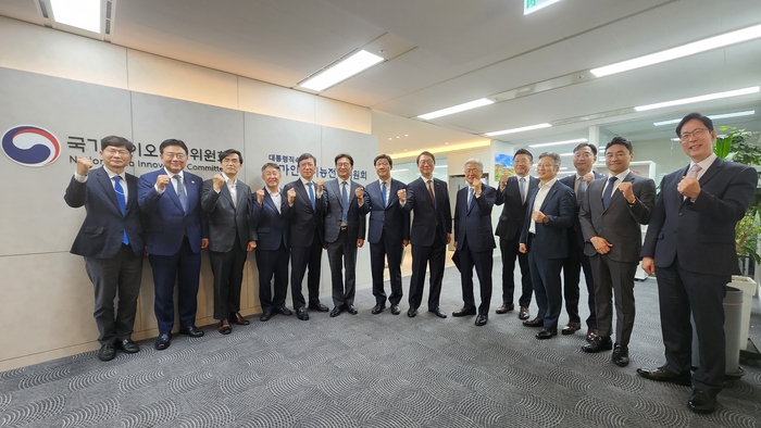 국가바이오혁신위원회는 15일 서울스퀘어에서 한국제약바이오협회 이사장단과 간담회를 가졌다.