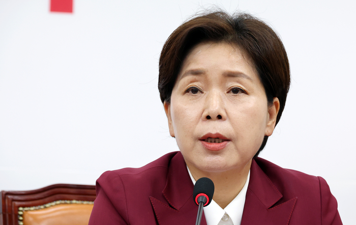 국민의힘 양향자 최고위원이 15일 국회에서 열린 최고위원회의에서 지도부 총사퇴를 제안하고 있다. 연합뉴스