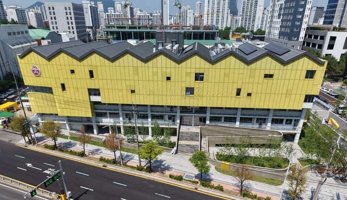 오뚜기는 지난 15일 경기 안양시 오뚜기 안양공장 내에 '함태호홀'을 개관했다고 16일 밝혔다.