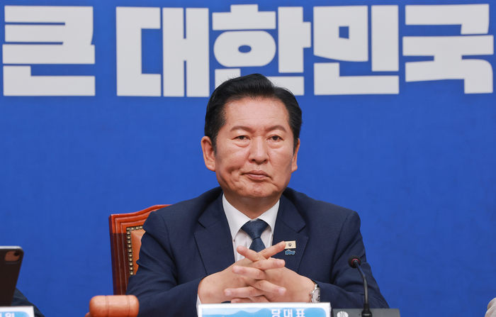 더불어민주당 정청래 대표가 19일 국회에서 열린 최고위원회의에 참석해 있다. 연합뉴스