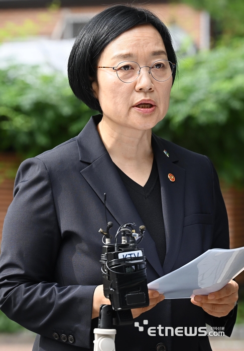 [포토] 한성숙 총리 후보자, '모두의 창업' 정보유출에 “진심으로 사과”