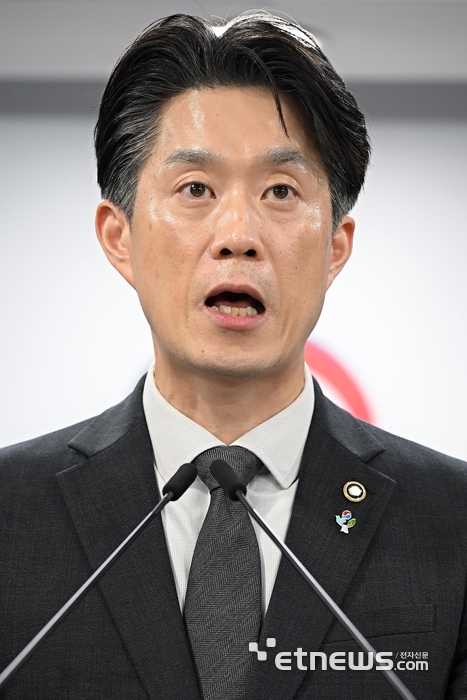 [포토] 모두의 창업 정보 유출 브리핑하는 노용석 차관