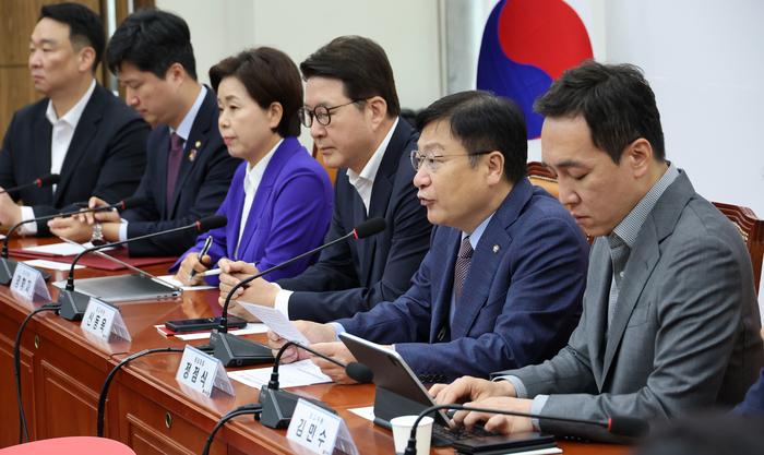 국민의힘 정점식 원내대표가 22일 국회에서 열린 최고위원회의에서 모두발언을 하고 있다. 연합뉴스