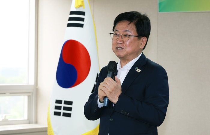 최교진 교육부 장관이 22일 정부세종청사에서 열린 '2026년 제2회 공무원 특별성과 우수사례 시상식'에서 발언하고 있다. (사진=연합뉴스)
