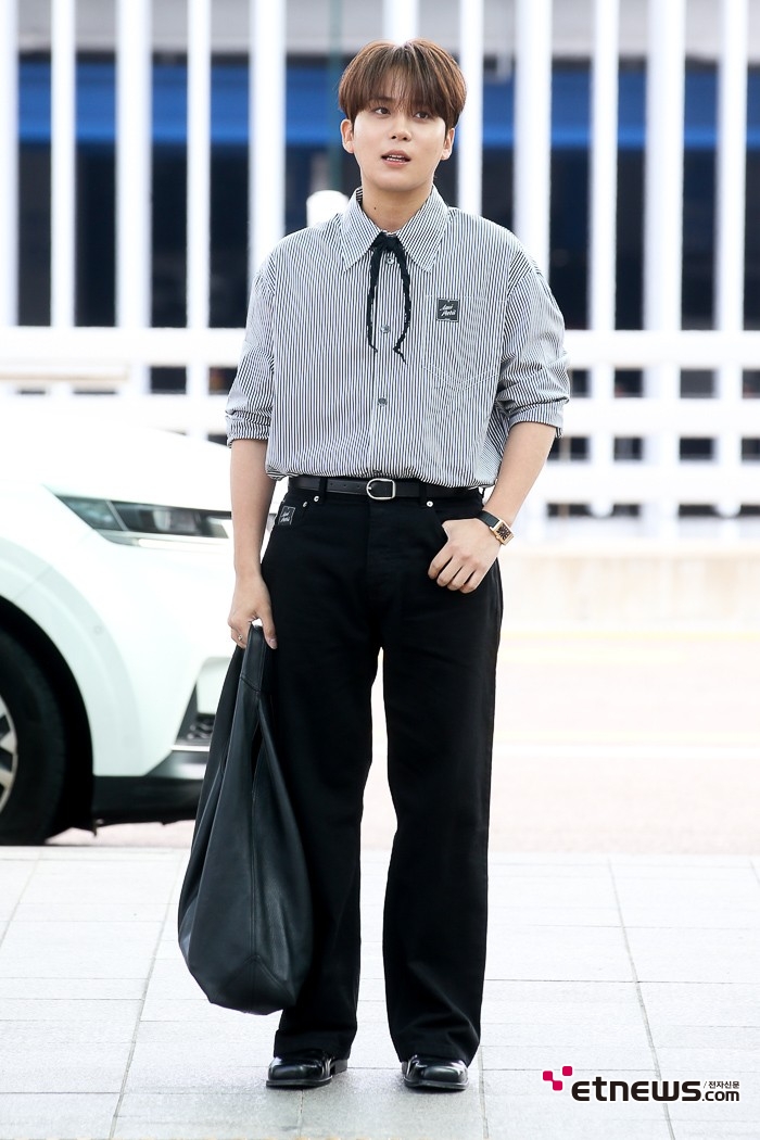 [ET포토] 에이티즈 종호, '단정하게 걷어 올린 셔츠'