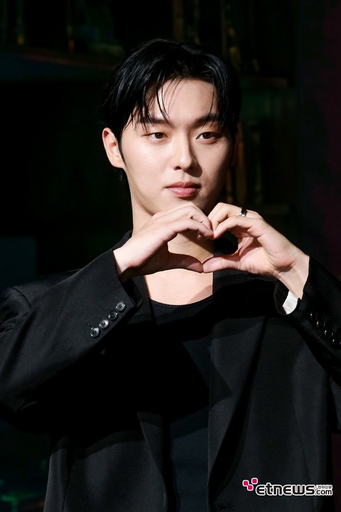 [ET포토] 최현욱, '선명한 얼굴선'