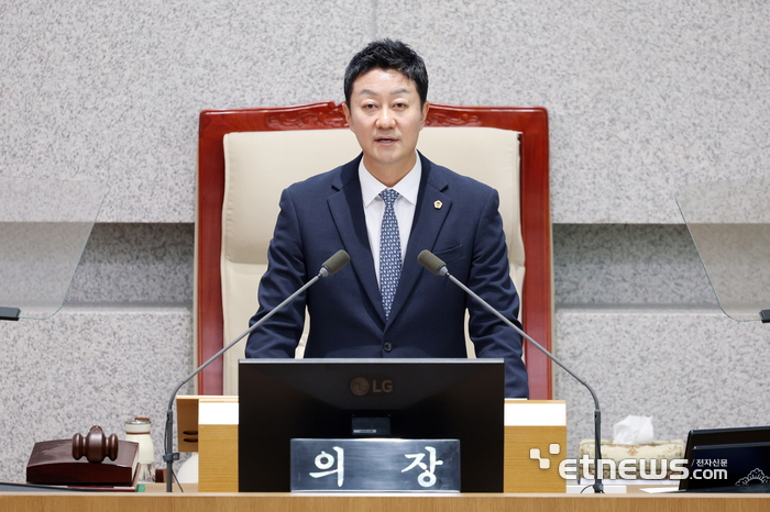김진경 경기도의회 의장.