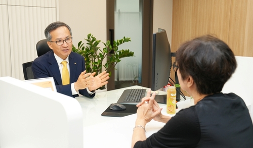 KB라이프, 'CEO 고객상담 Day' 개최…현장서 고객 목소리 청취
