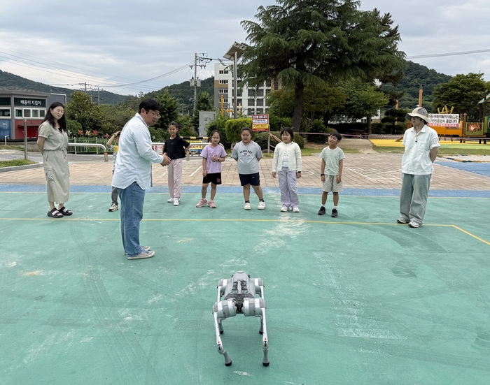 디지털 기반 AX 스마트 텃밭 교육.