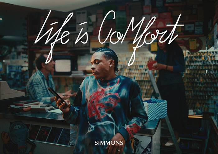 LIFE IS COMFORT 캠페인 스토어 편.