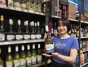 CU는 뉴질랜드 유명 와이너리 배비치와 손잡고 '음(mmm!) 배비치 소비뇽블랑'을 출시했다고 28일 밝혔다.