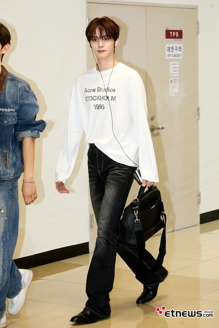 [ET포토] 앤더블 김규빈, '우월한 실물 비율'