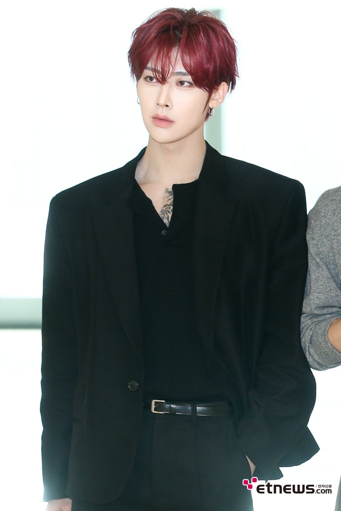 [ET포토] 앤더블 리키, '급이 다른 어깨 넓이'