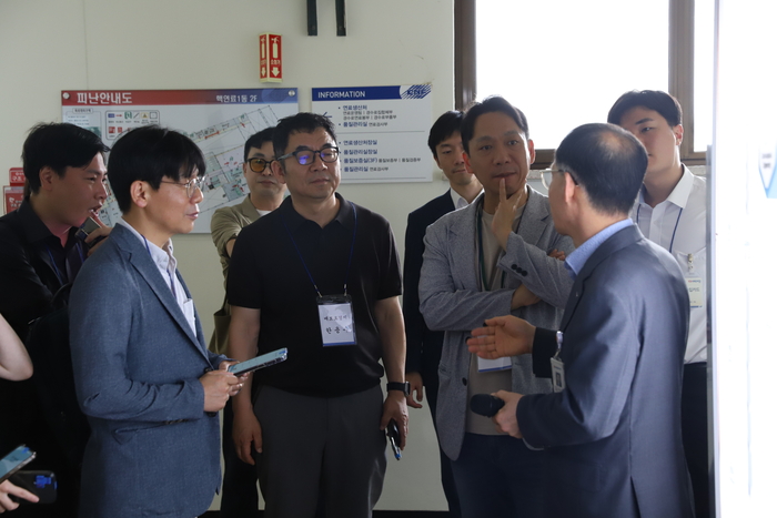 한전원자력연료 관계자가 29일 대전 본사에서 기후에너지환경부 출입기자단 질문에 답변을 하고 있다. 사진 출처 : 한전원자력연료