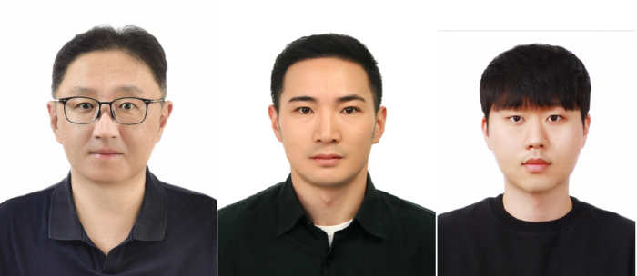 (왼쪽부터) 김석 포스텍 교수, 금호현 박사, 통합과정 김우현 씨
