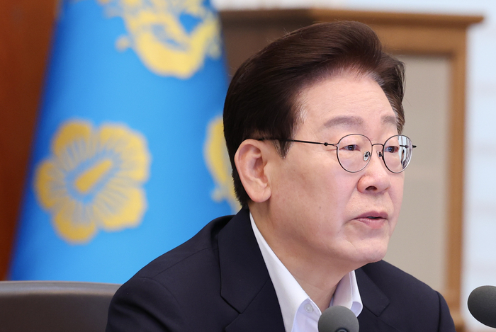 이재명 대통령이 30일 청와대에서 열린 국무회의 겸 비상경제점검회의에서 발언하고 있다. 연합뉴스