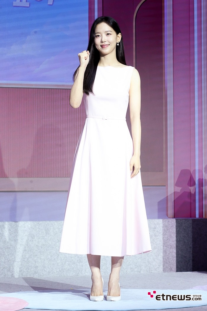 [ET포토] 강한나, '원 칼라로 완성한 미'