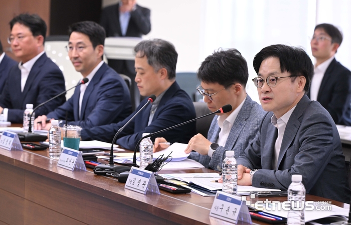 [포토] 모두발언 하는 김정관 산업통상부 장관