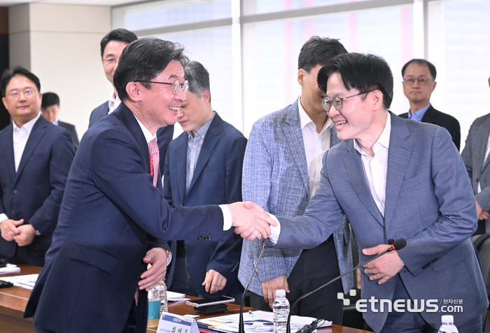 이억원 위원장 김정관 장관 합동간담회 참석