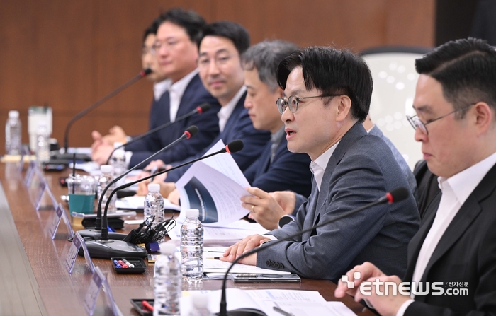 [포토] 모두발언 하는 김정관 산업통상부 장관