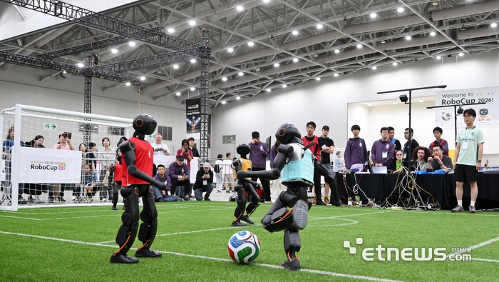 [포토] 로보컵 2026 인천, 로봇의 슈팅