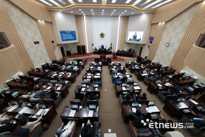 제309회 인천광역시의회 임시회 제1차 본회의 모습.