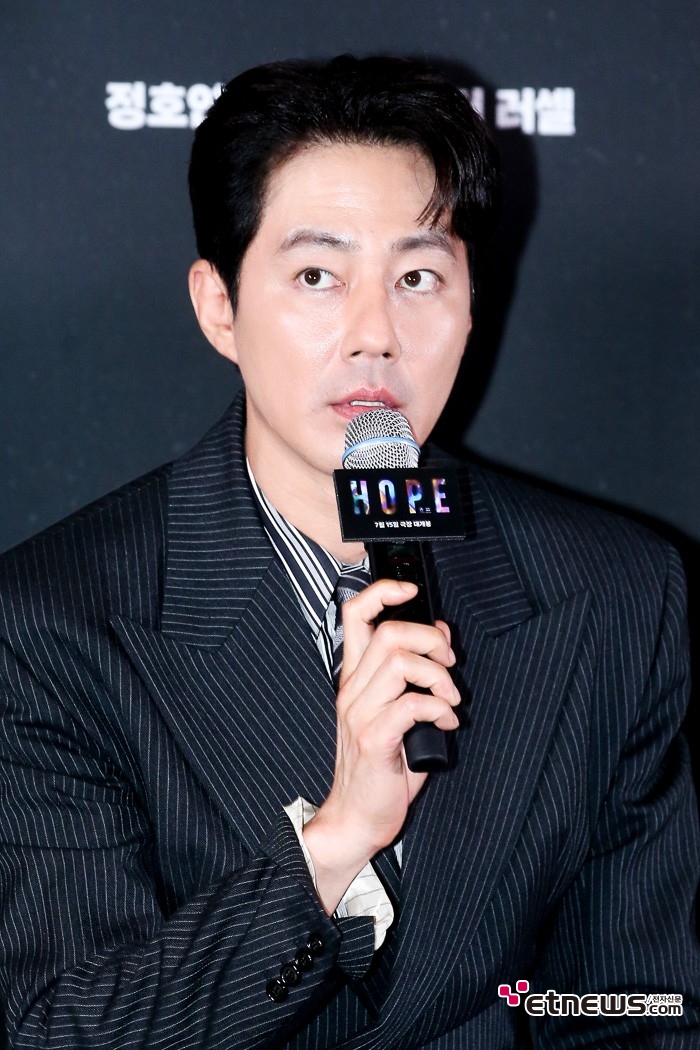 [ET포토] 조인성, '오늘은 더 진지하게'