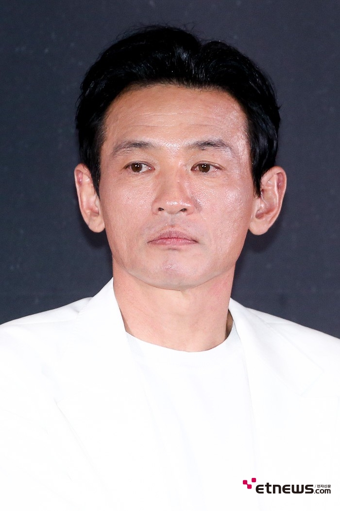 [ET포토] 황정민, '금주 2년 건강해진 얼굴색'