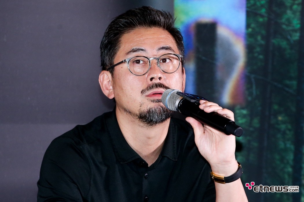[ET포토] 나홍진, '무례한 질문 논란에 기분 나빴다.