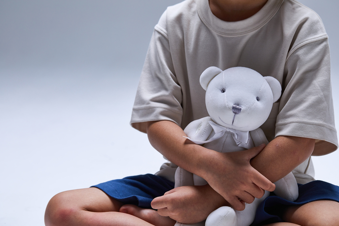 인공지능(AI)을 활용해 아동 성착취물을 제작하는 범죄가 늘어나자 영국 당국이 부모와 보호자들에게 자녀 사진을 온라인에 공개하지 말 것을 당부했다. 사진=게티이미지