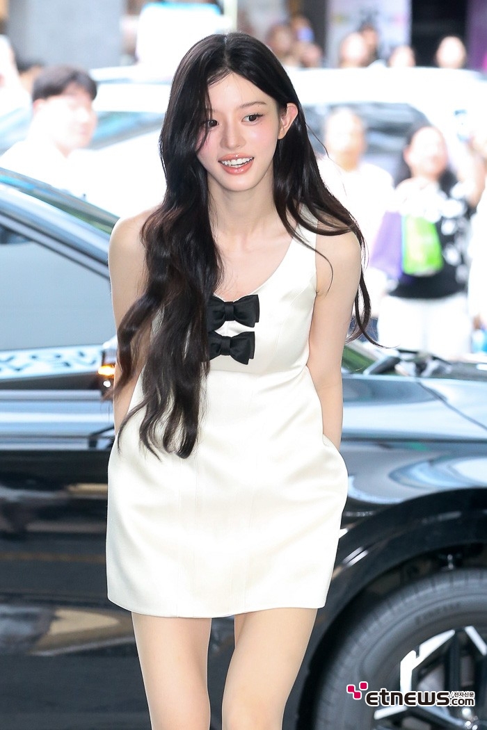 [ET포토] 아일릿 민주, '예쁨이 활짝'